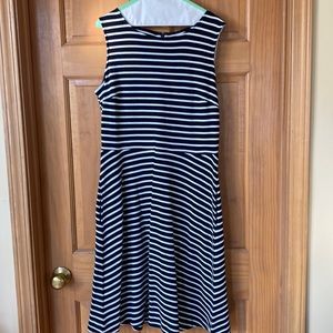 NWT Talbots size large summer dress. Excellent condition. No stains or flaws.